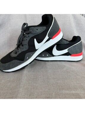 Nike Venture Runner Men's Athletic Running Shoes, Size 8